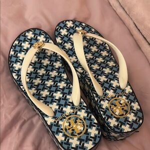 Tory Burch Blue and White Sandals vintage size 5.5-6